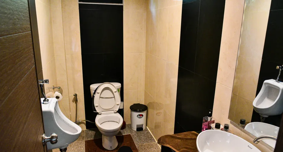 For sale 4 bedrooms house in Wiang Nong Long, Lamphun
