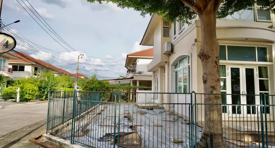 For sale 3 bedrooms house in Don Mueang, Bangkok