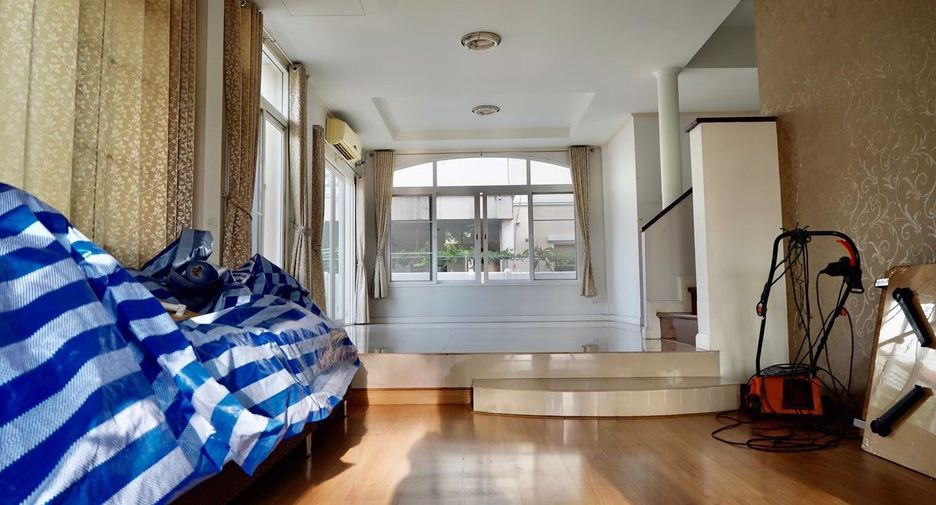 For sale 3 bedrooms house in Don Mueang, Bangkok