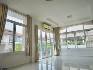 For sale 3 bedrooms house in Don Mueang, Bangkok