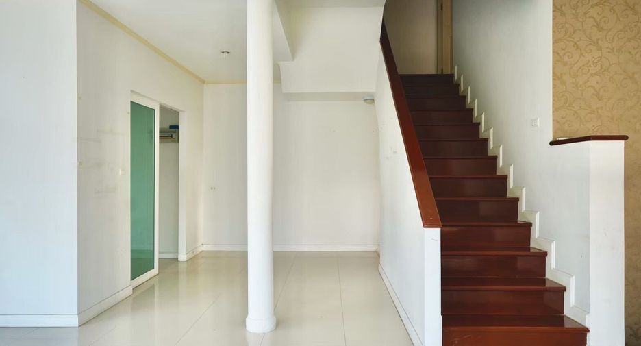 For sale 3 bedrooms house in Don Mueang, Bangkok