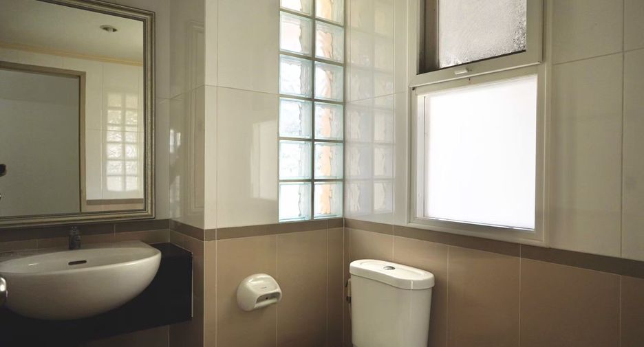 For sale 3 bedrooms house in Don Mueang, Bangkok