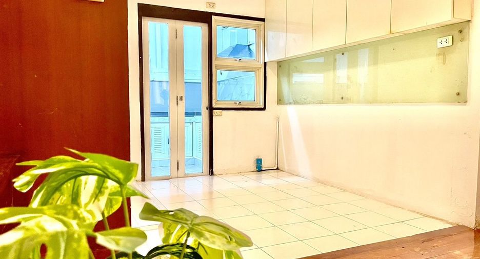 For rent 2 bedrooms house in Bang Na, Bangkok