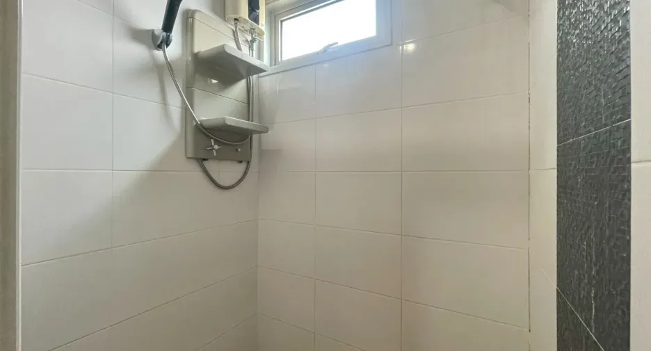 Condo en alquiler de 2 habitaciones en Huai Khwang, Bangkok