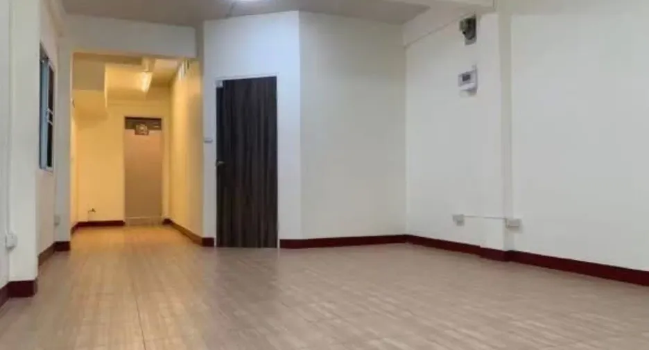 Аренда 5 спальни таунхаус в Сатхон, Бангкок