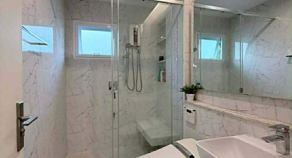 Haus zum Kauf mit 4 Zimmer in Mueang Chiang Mai, Chiang Mai