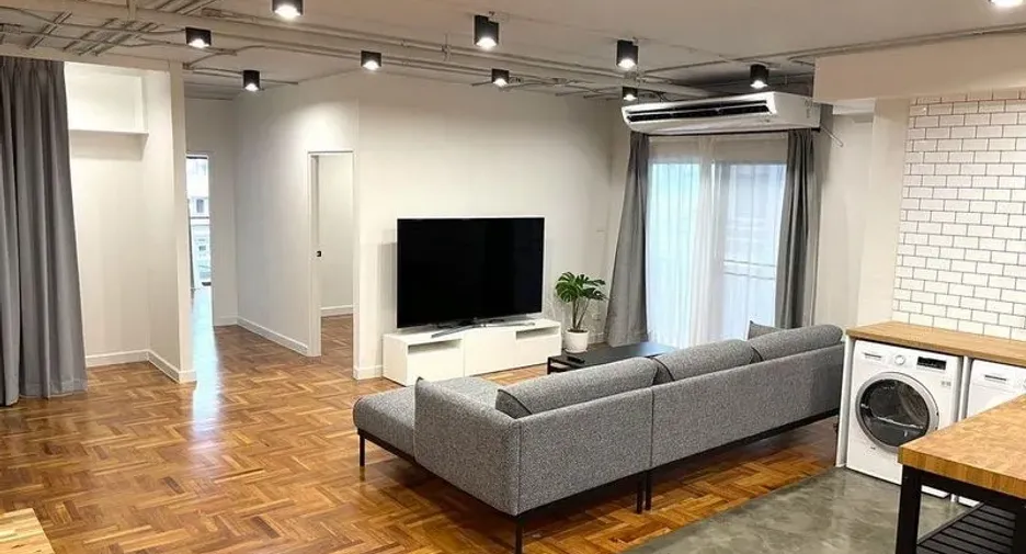For rent 2 bedrooms condo in Watthana, Bangkok