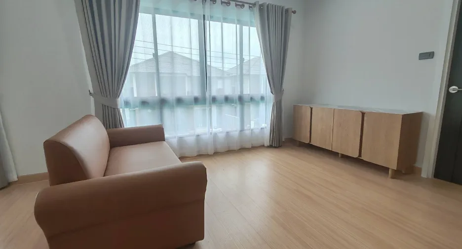 Haus zur Miete mit 4 Zimmer in Saraphi, Chiang Mai