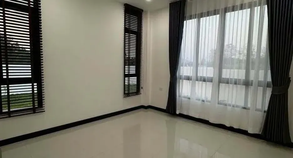 Casa en venta de 4 habitaciones en Doi Saket, Chiang Mai