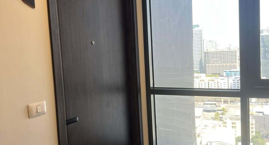 À louer 1 chambre condo à Huai Khwang, Bangkok