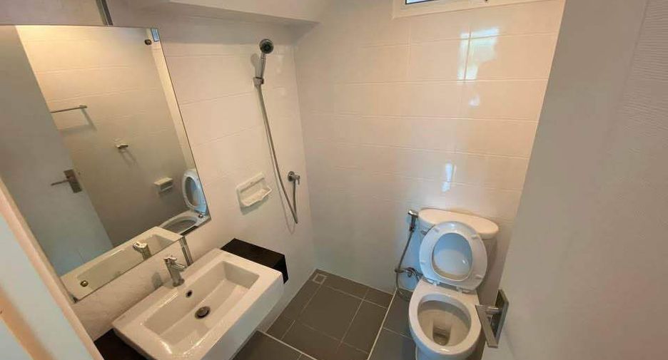 Haus zur Miete mit 3 Zimmer in Phra Samut Chedi, Samut Prakan