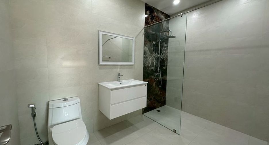For sale and for rent 4 bedrooms house in Bang Lamung, Chonburi