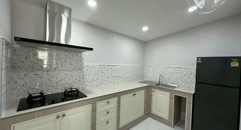 For sale and for rent 4 bedrooms house in Bang Lamung, Chonburi