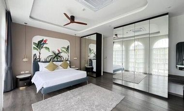 À louer 4 chambres villa à Mueang Phuket, Phuket