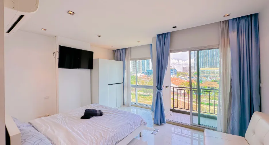 For sale studio condo in Bang Lamung, Chonburi