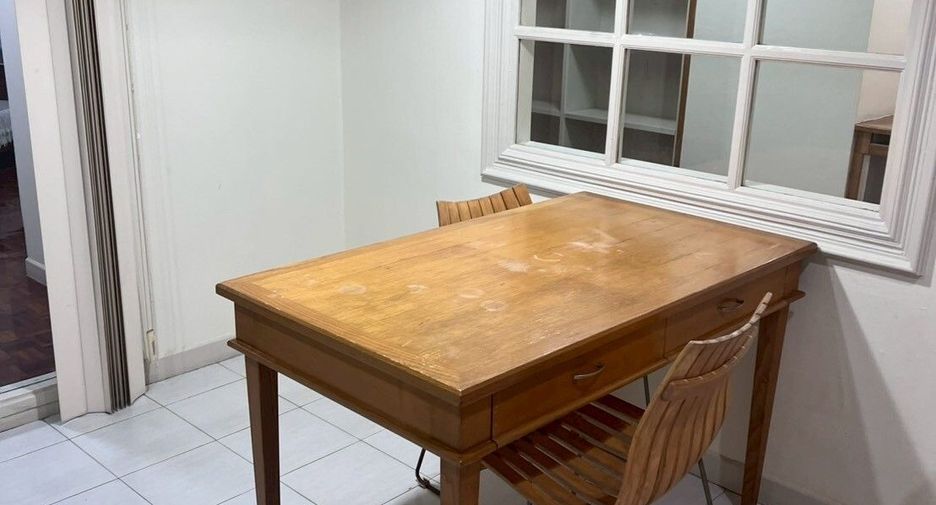 For rent 2 bedrooms condo in Watthana, Bangkok