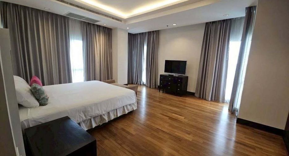 For rent 4 bedrooms condo in Pathum Wan, Bangkok