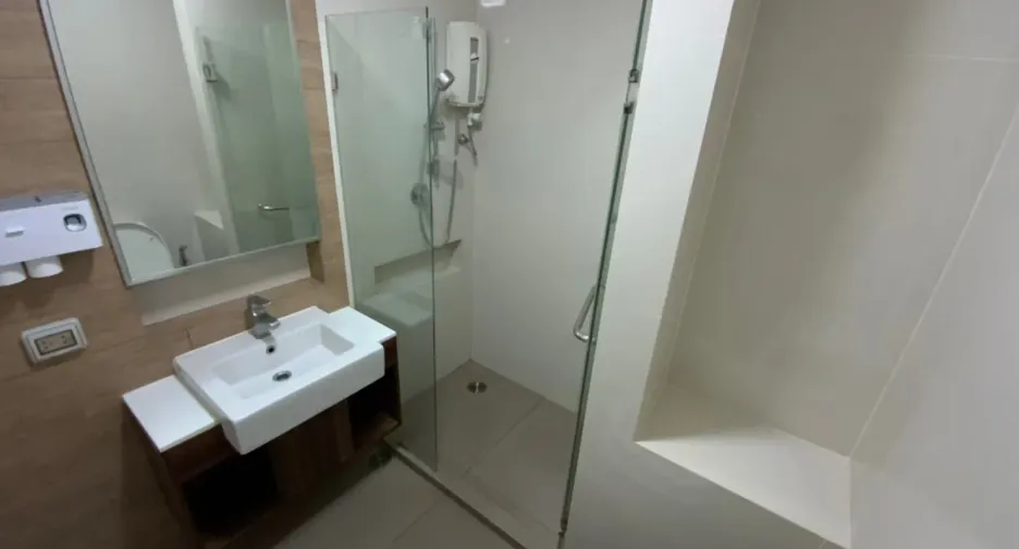 For sale 1 bed condo in Pathum Wan, Bangkok