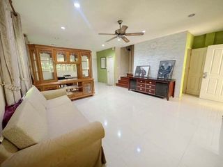 Reihenhaus zum Kauf und zur Miete mit 3 Zimmer in Bueng Kum, Bangkok