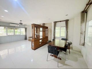 Reihenhaus zum Kauf und zur Miete mit 3 Zimmer in Bueng Kum, Bangkok