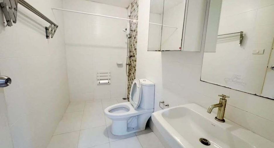 For sale and for rent 3 bedrooms townhouse in Bueng Kum, Bangkok