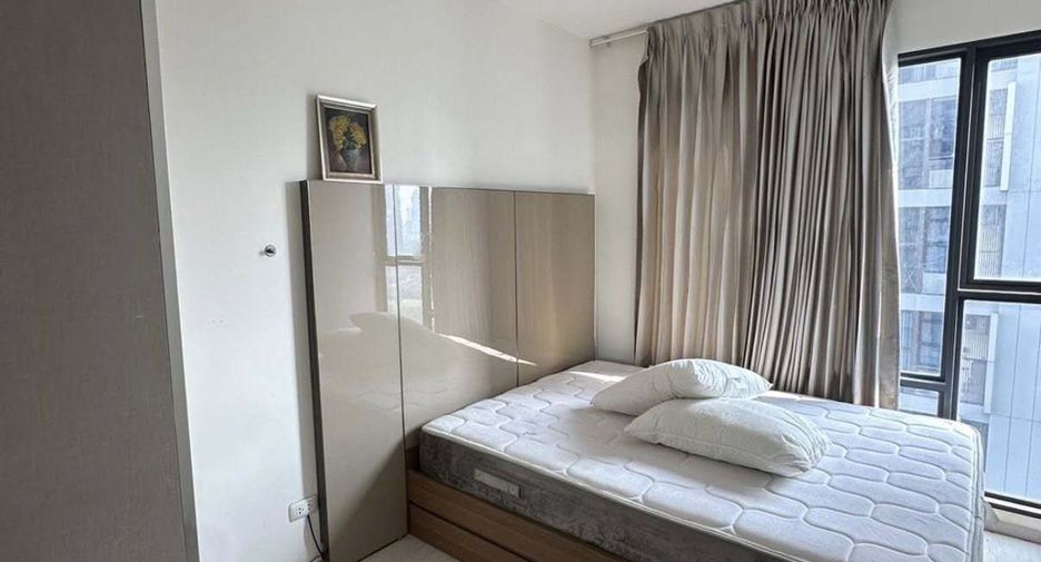 For rent 2 bedrooms condo in Huai Khwang, Bangkok