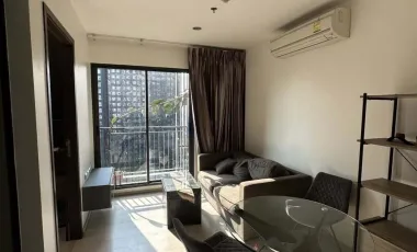 For rent 2 bedrooms condo in Huai Khwang, Bangkok