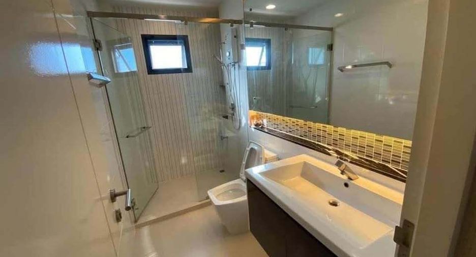 For rent 3 bedrooms villa in Bang Kapi, Bangkok
