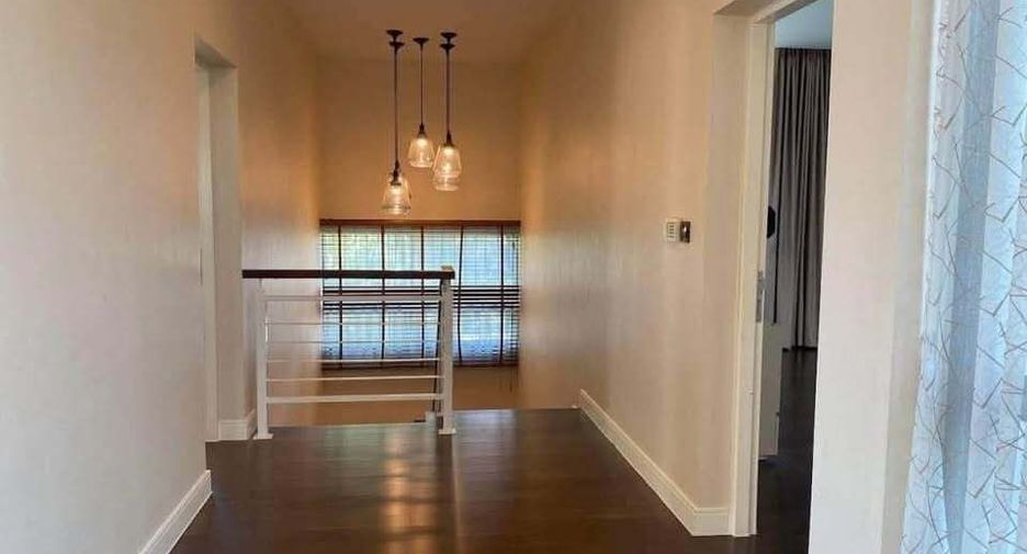 For rent 3 bedrooms villa in Bang Kapi, Bangkok
