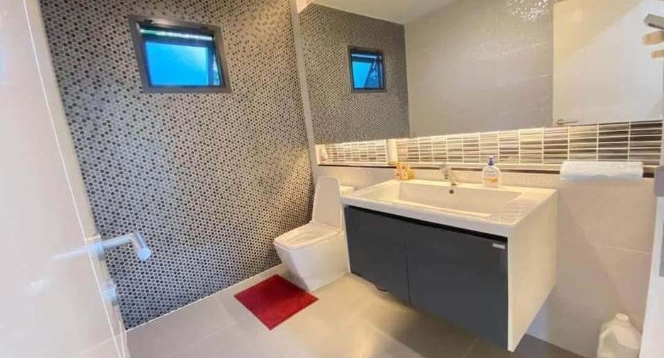 For rent 3 bedrooms villa in Bang Kapi, Bangkok