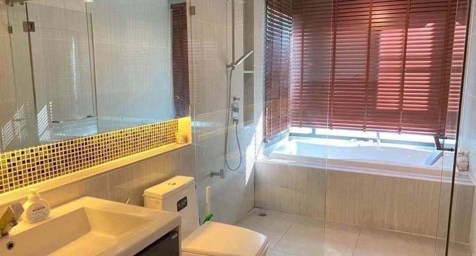 For rent 3 bedrooms villa in Bang Kapi, Bangkok