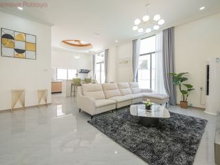 Haus zum Kauf mit 4 Zimmer in Bang Lamung, Chonburi