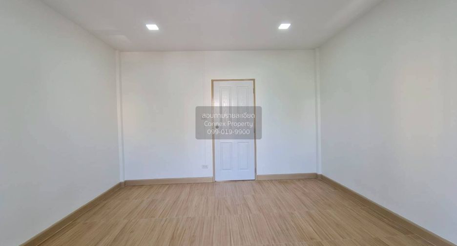 Casa adosada en venta de 2 habitaciones en Min Buri, Bangkok