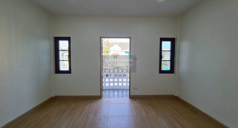 Casa adosada en venta de 2 habitaciones en Min Buri, Bangkok
