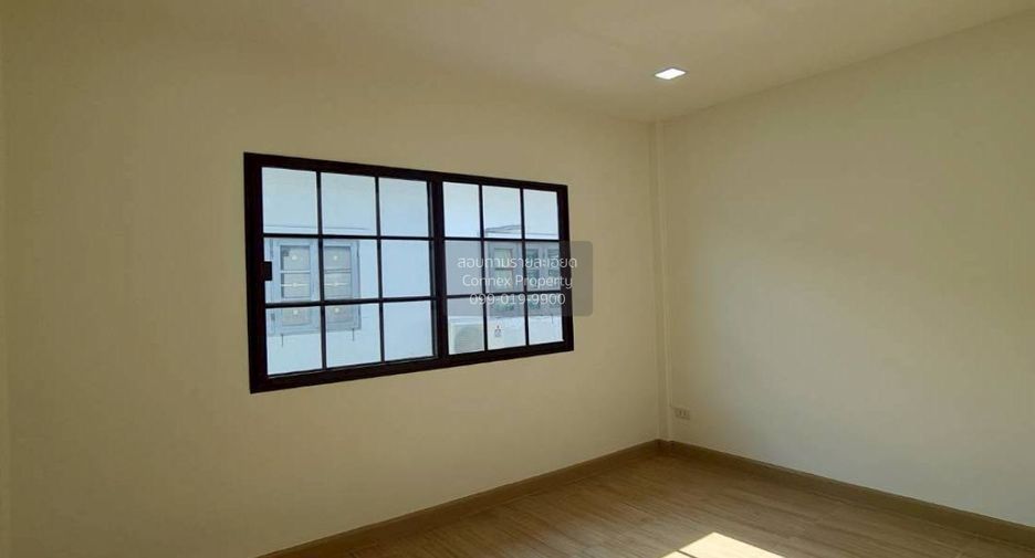 Casa adosada en venta de 2 habitaciones en Min Buri, Bangkok