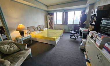 For sale 2 bedrooms condo in Huai Khwang, Bangkok