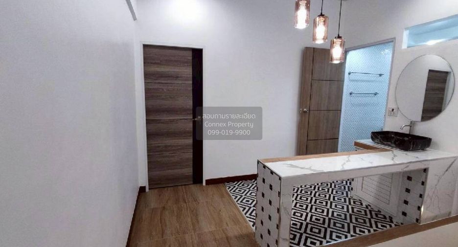 Reihenhaus zum Kauf mit 3 Zimmer in Watthana, Bangkok