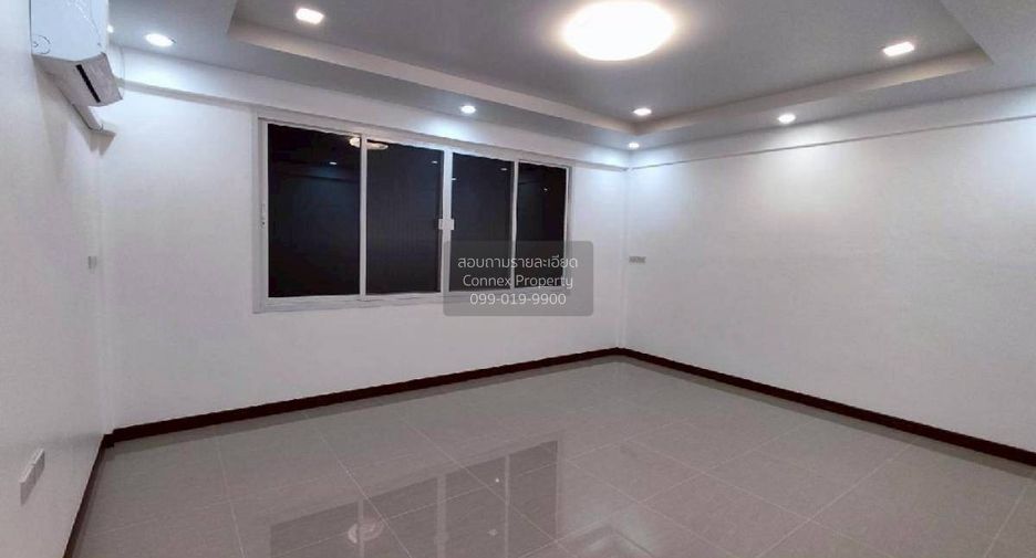 Reihenhaus zum Kauf mit 3 Zimmer in Watthana, Bangkok