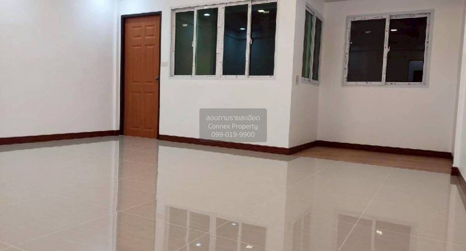 Reihenhaus zum Kauf mit 3 Zimmer in Watthana, Bangkok