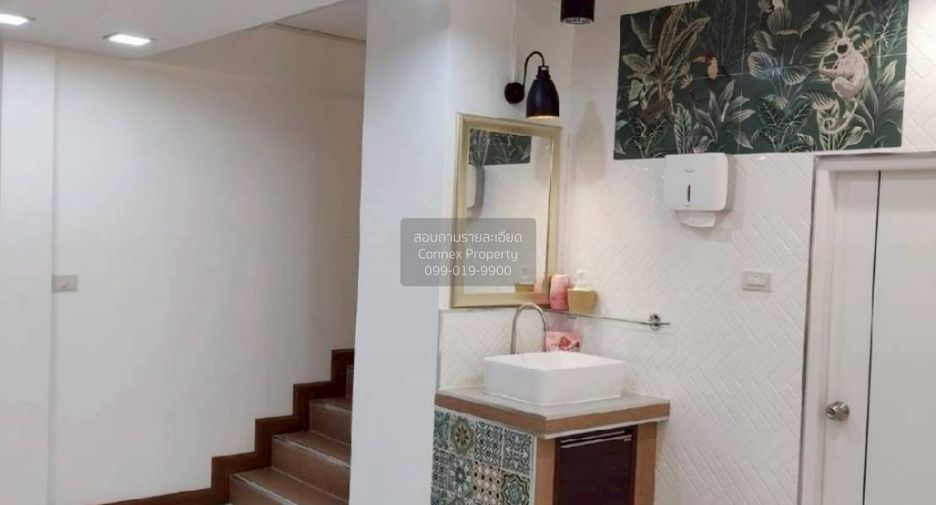 Reihenhaus zum Kauf mit 3 Zimmer in Watthana, Bangkok
