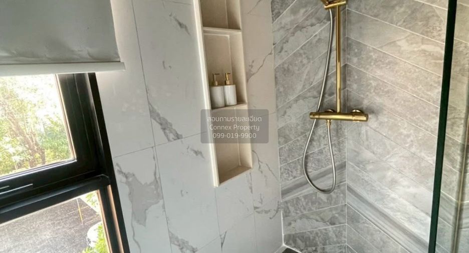For sale 3 bedrooms condo in Khlong Toei, Bangkok