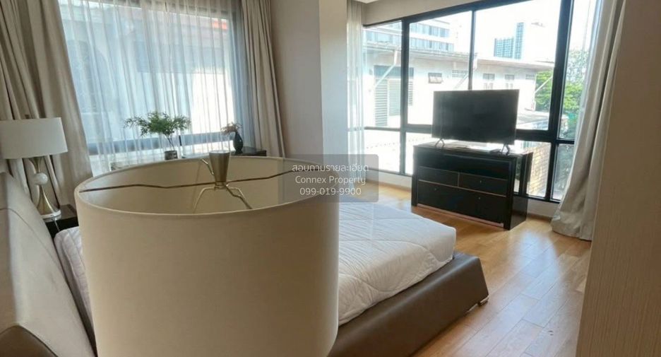 For sale 3 bedrooms condo in Khlong Toei, Bangkok
