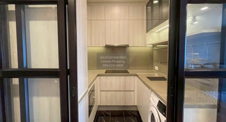 For sale 3 bedrooms condo in Khlong Toei, Bangkok