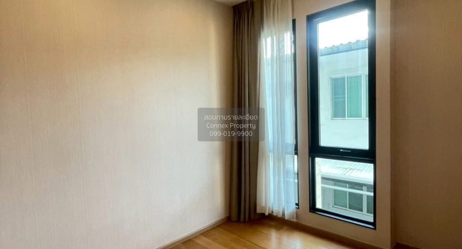For sale 3 bedrooms condo in Khlong Toei, Bangkok