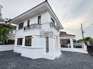 Haus zum Kauf mit 3 Zimmer in Bang Phli, Samut Prakan
