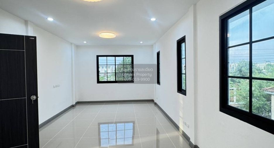 For sale 3 ベッドルーム house in Bang Phli, Samut Prakan