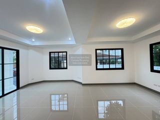 Haus zum Kauf mit 3 Zimmer in Bang Phli, Samut Prakan