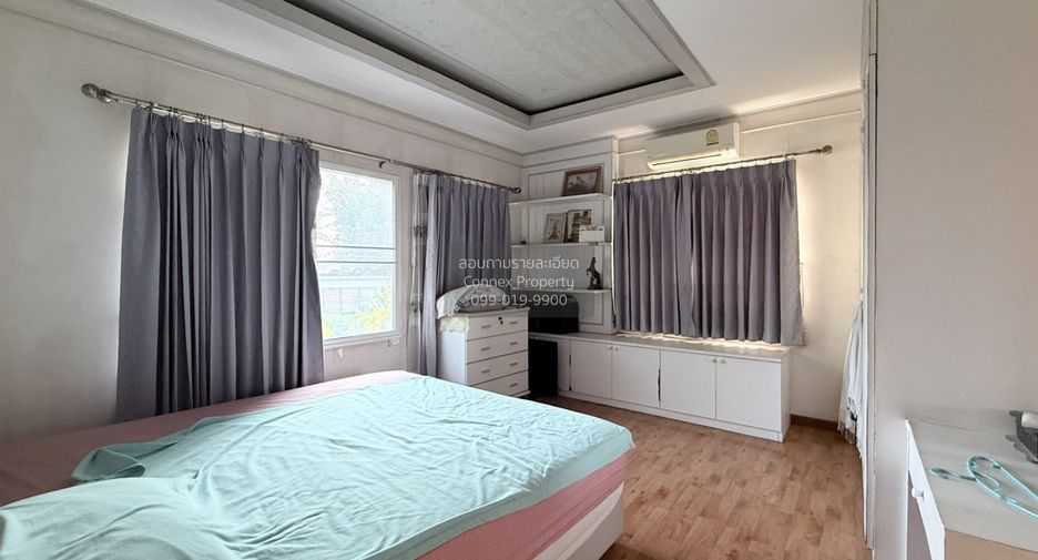 For sale 4 bedrooms house in Mueang Nonthaburi, Nonthaburi