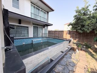 For sale 4 bedrooms house in Mueang Nonthaburi, Nonthaburi