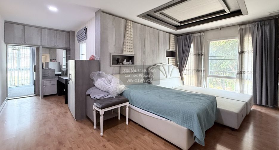 For sale 4 bedrooms house in Mueang Nonthaburi, Nonthaburi
